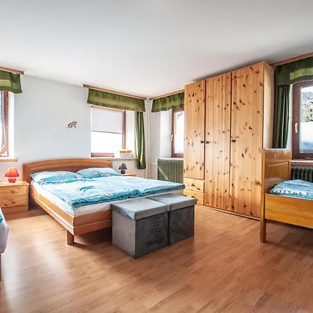 Hostal Hostel, And Ceklin *