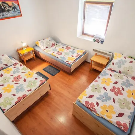 Hostel Hostel, And Ceklin