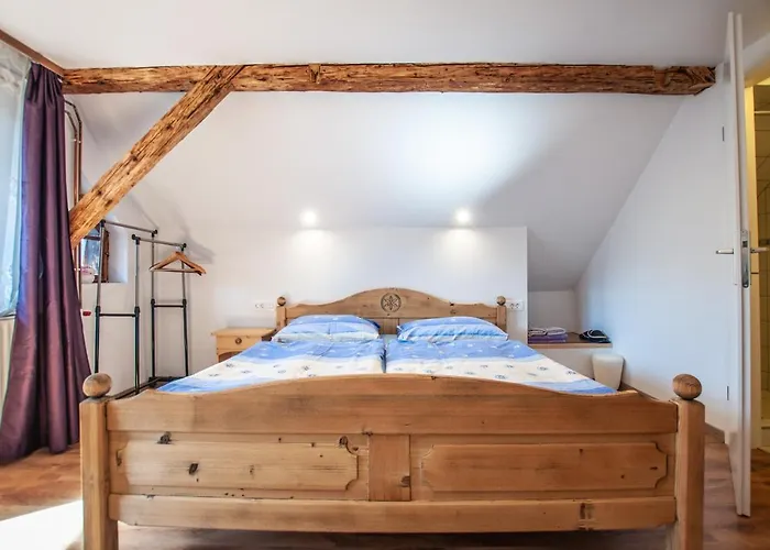 Hostel, And Ceklin *