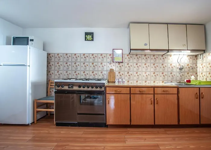 Hostel Hostel, And Ceklin *