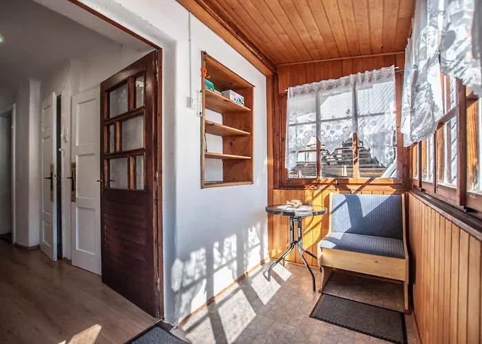 Hostel, And Ceklin * 보히니