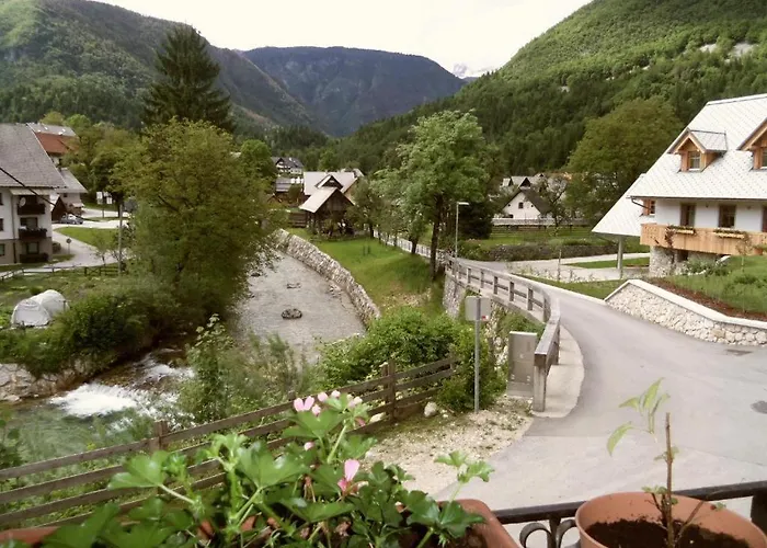 Hostel, And Ceklin Hostel