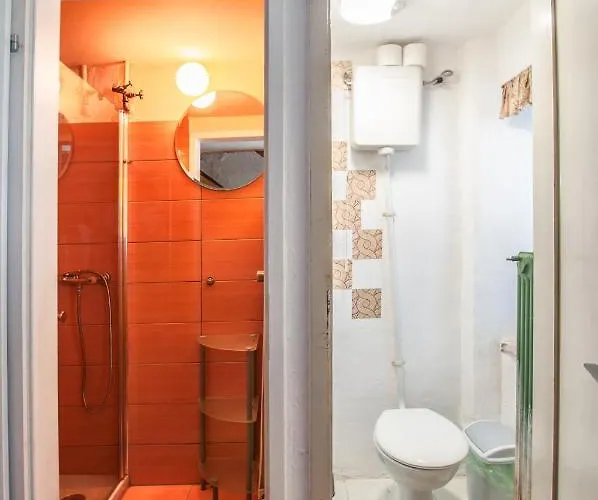 Hostel, And Ceklin 보히니