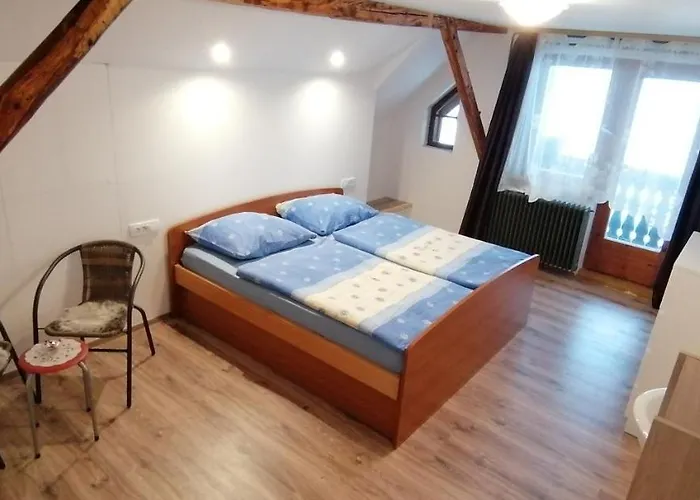 Hostel, And Ceklin 호스텔 보히니